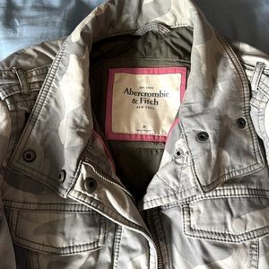 Abercrombie & Fitch Camo Print Coat in a Medium